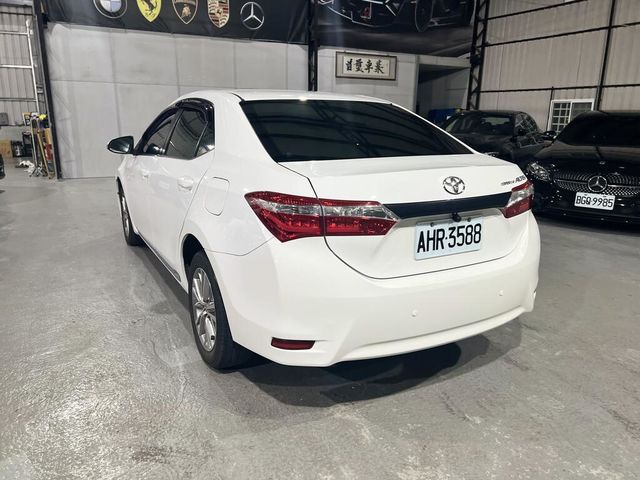 TOYOTA豐田 ALTIS  第2張相片