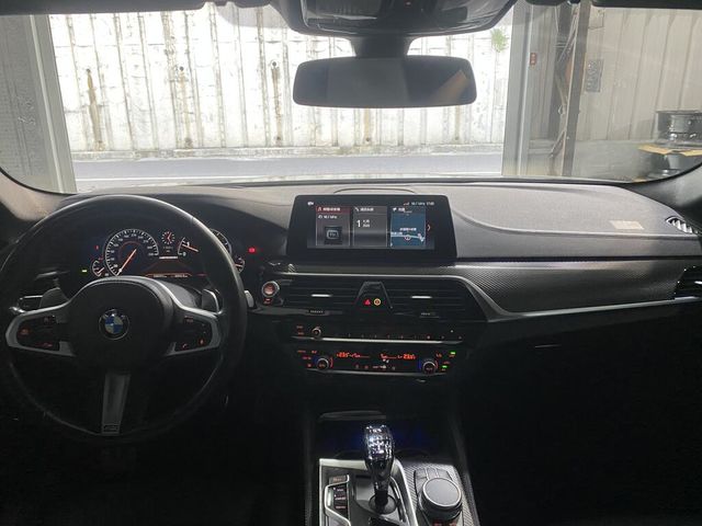 BMW寶馬 540I  第5張相片