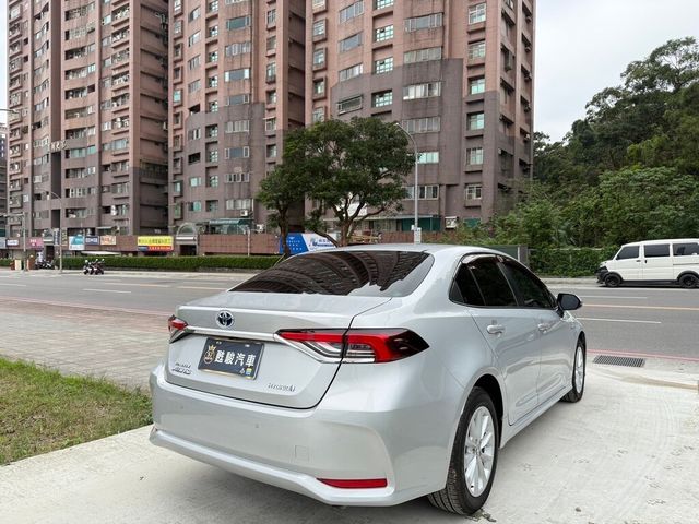 TOYOTA豐田 COROLLA ALTIS HYBRID  第4張相片