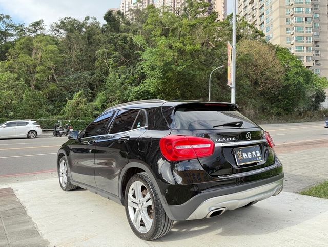 M-BENZ賓士 GLA200  第3張相片