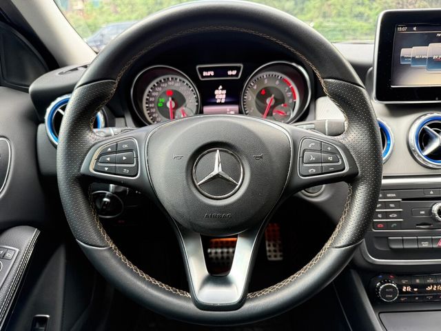 M-BENZ賓士 GLA200  第7張相片