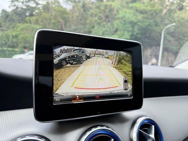 M-BENZ賓士 GLA200  第9張相片