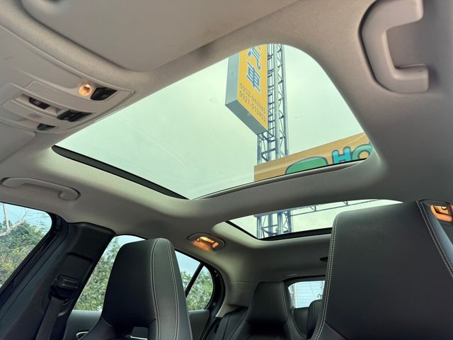 M-BENZ賓士 GLA200  第12張相片