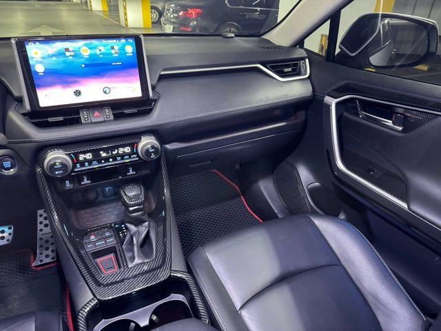 TOYOTA豐田 RAV4  第9張相片