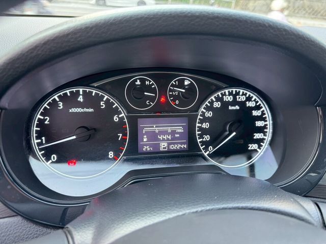 NISSAN日產 TIIDA  第7張相片