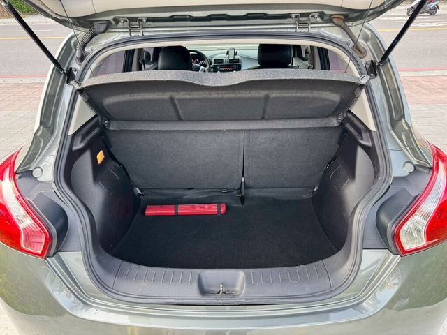 NISSAN日產 TIIDA  第16張相片