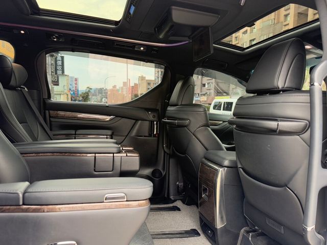 TOYOTA豐田 ALPHARD  第16張相片