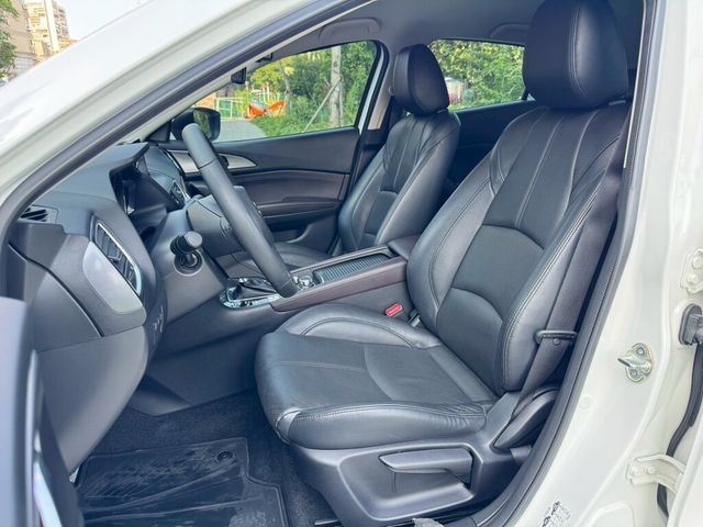 MAZDA馬自達 MAZDA 3  第14張相片