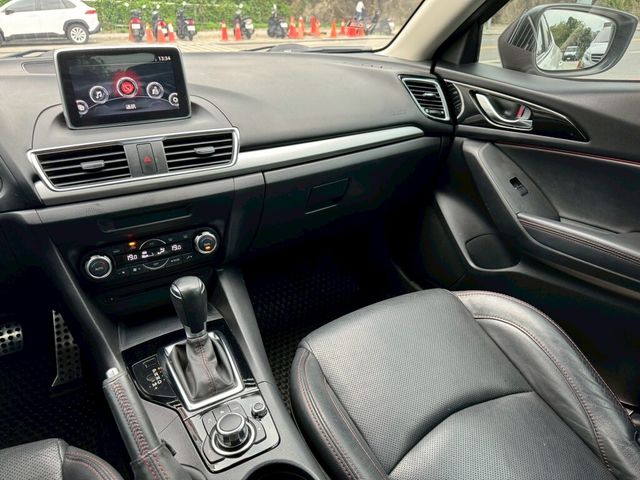 MAZDA馬自達 MAZDA 3  第8張相片