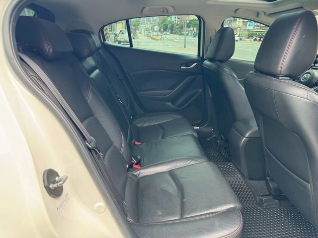 MAZDA馬自達 MAZDA 3  第18張相片