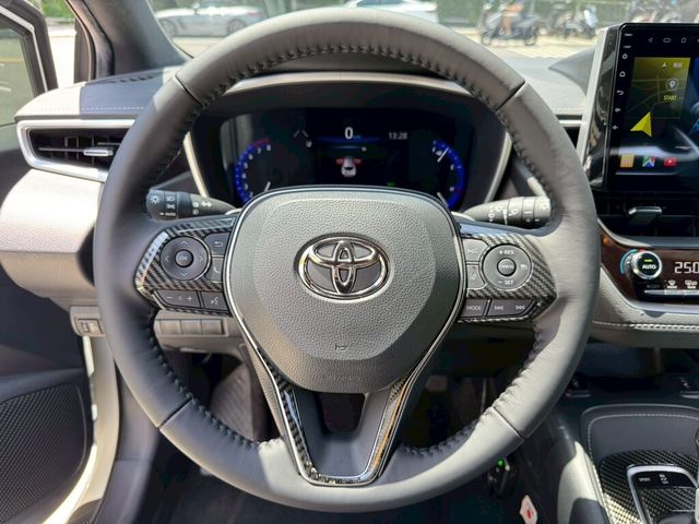TOYOTA豐田 AURIS  第6張相片