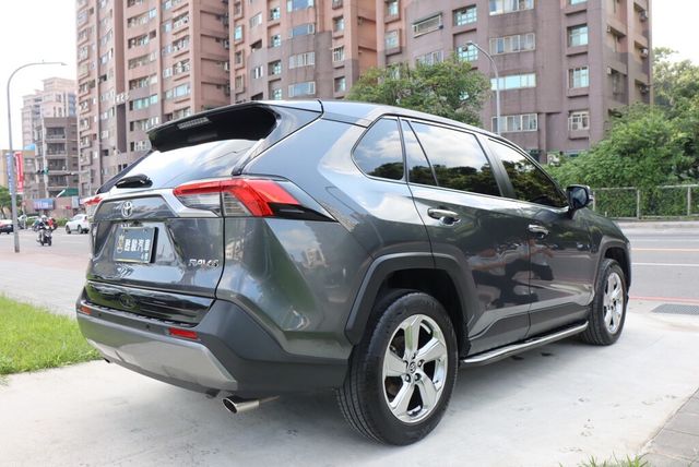 TOYOTA豐田 RAV4  第3張相片