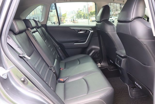 TOYOTA豐田 RAV4  第17張相片