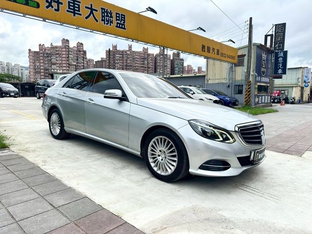 M-BENZ賓士 E200  第2張相片
