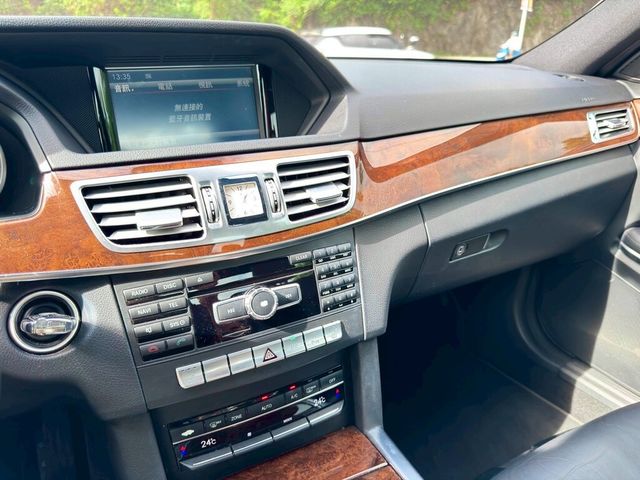 M-BENZ賓士 E200  第8張相片