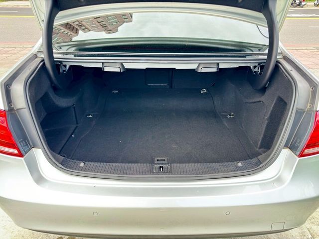 M-BENZ賓士 E200  第17張相片