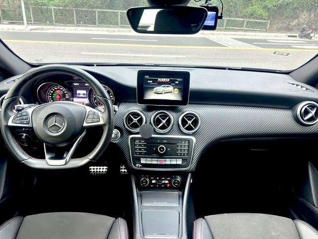 M-BENZ賓士 A180  第5張相片