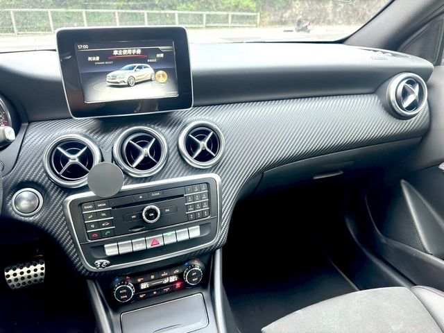 M-BENZ賓士 A180  第8張相片