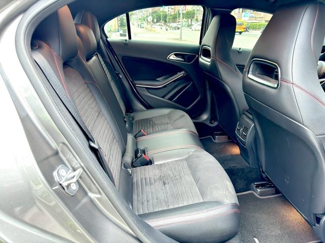 M-BENZ賓士 A180  第15張相片