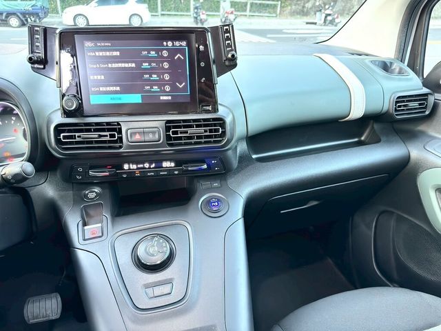 CITROEN雪鐵龍 BERLINGO  第8張相片