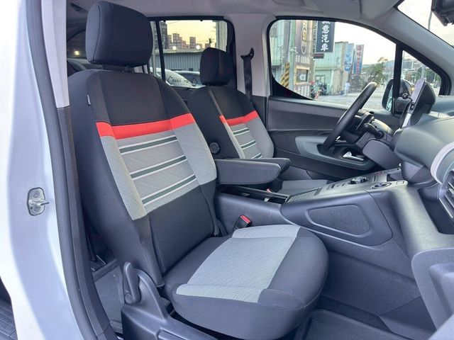 CITROEN雪鐵龍 BERLINGO  第11張相片