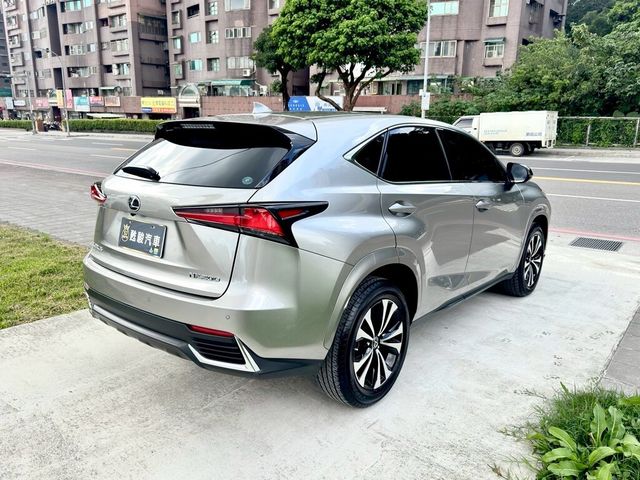 LEXUS凌志 NX200T  第4張相片