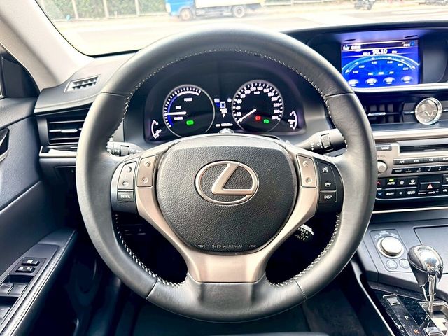 LEXUS凌志 ES300H  第6張相片