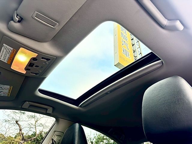 LEXUS凌志 ES300H  第12張相片