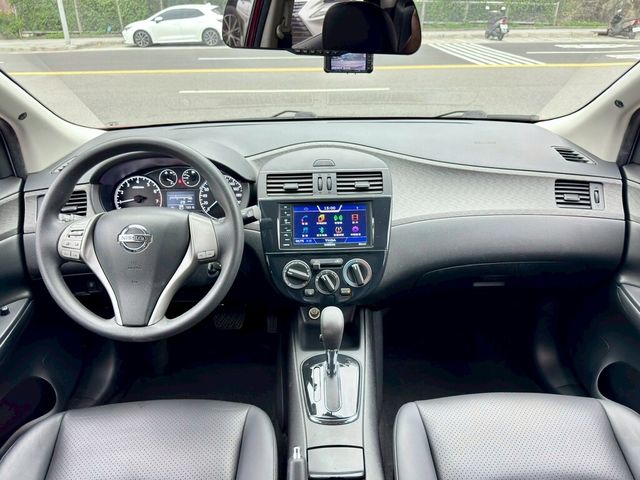 NISSAN日產 TIIDA  第5張相片