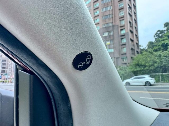 NISSAN日產 TIIDA  第11張相片