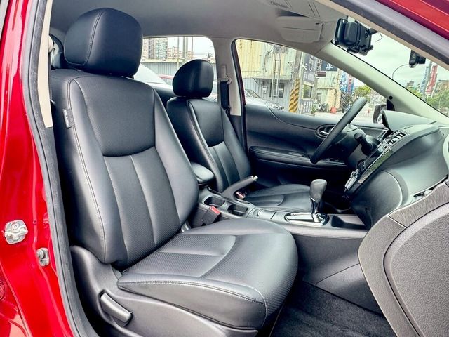 NISSAN日產 TIIDA  第15張相片