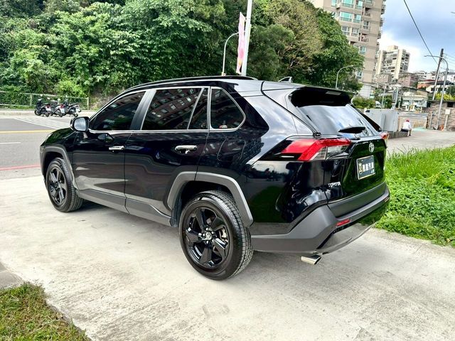 TOYOTA豐田 RAV4  第3張相片