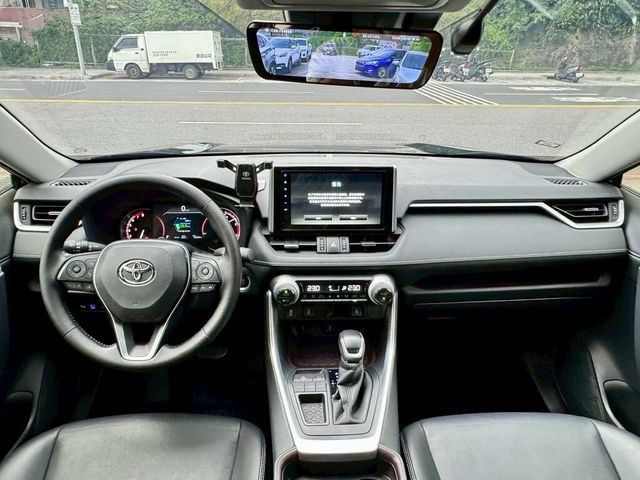 TOYOTA豐田 RAV4  第5張相片