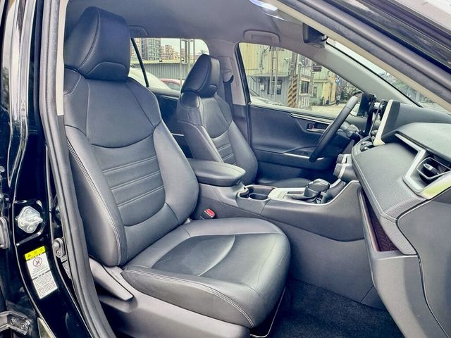 TOYOTA豐田 RAV4  第16張相片