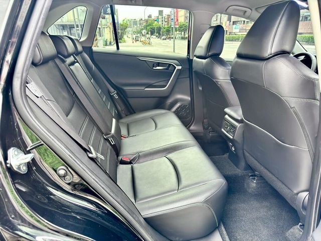 TOYOTA豐田 RAV4  第17張相片