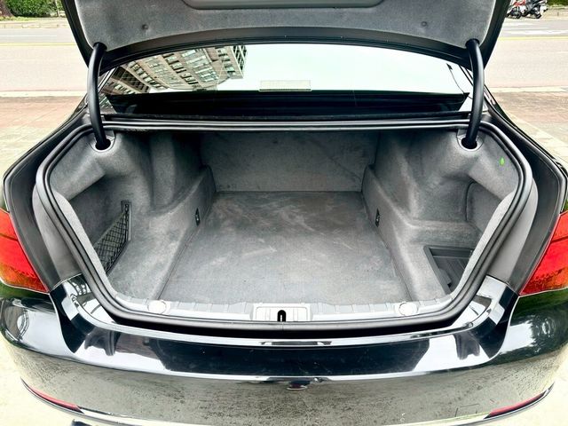 BMW寶馬 730D  第18張相片