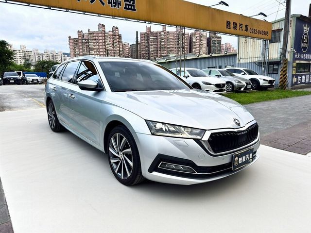 SKODA司科達 OCTAVIA COMBI  第2張相片