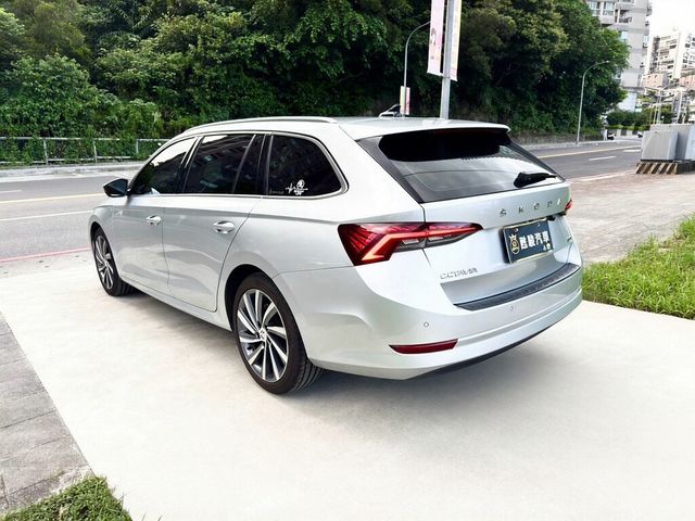 SKODA司科達 OCTAVIA COMBI  第3張相片