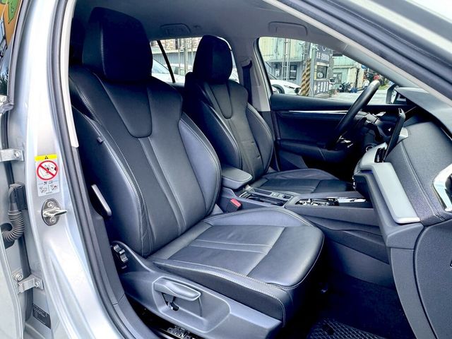 SKODA司科達 OCTAVIA COMBI  第16張相片
