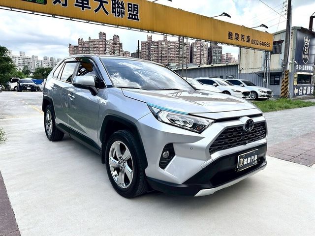 TOYOTA豐田 RAV4  第2張相片