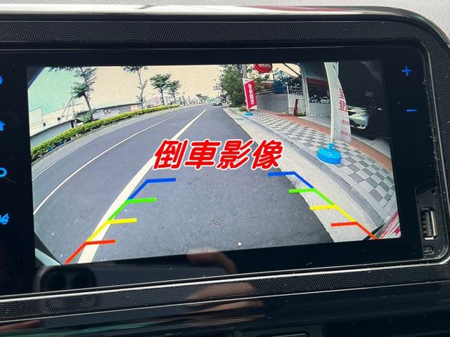 熱門小休旅.大馬力.大空間/電動滑門/摸門KEY/倒車影像/頂級配備/原廠保固中  第14張相片