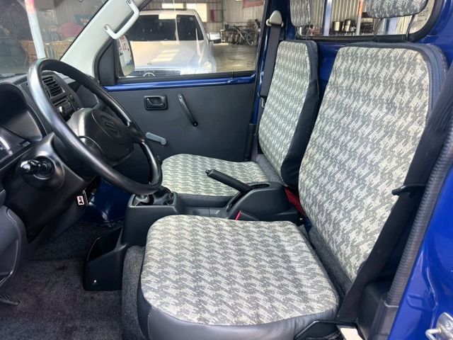 2017年2月領牌.在地一手車/賺錢工作優質好幫手.優質好車.值得你把他帶回.  第6張相片