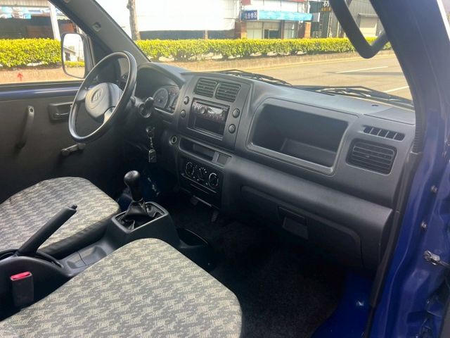 2017年2月領牌.在地一手車/賺錢工作優質好幫手.優質好車.值得你把他帶回.  第9張相片