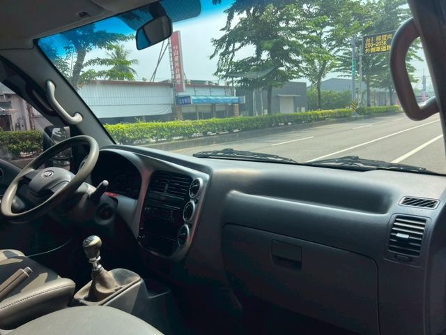 新五期暢銷柴油貨車.一手車.雙廂6人座.幫你賺大錢的好幫手/引擎乾淨無漏油.里程保證  第9張相片