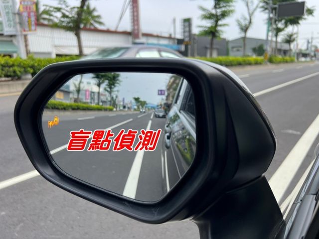 熱門小休旅.大馬力.大空間/電動滑門/摸門KEY/倒車影像/頂級配備/原廠保固中  第13張相片