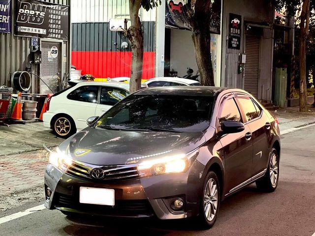 TOYOTA豐田 ALTIS  第1張相片