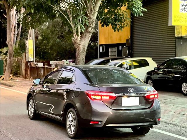 TOYOTA豐田 ALTIS  第2張相片