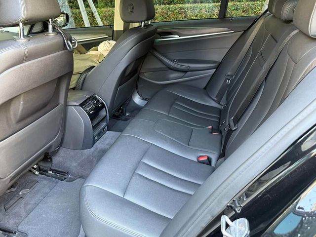 BMW寶馬 520D  第11張相片