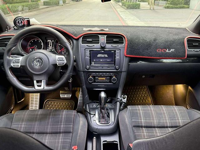 VOLKSWAGEN福斯 GOLF GTI  第10張相片