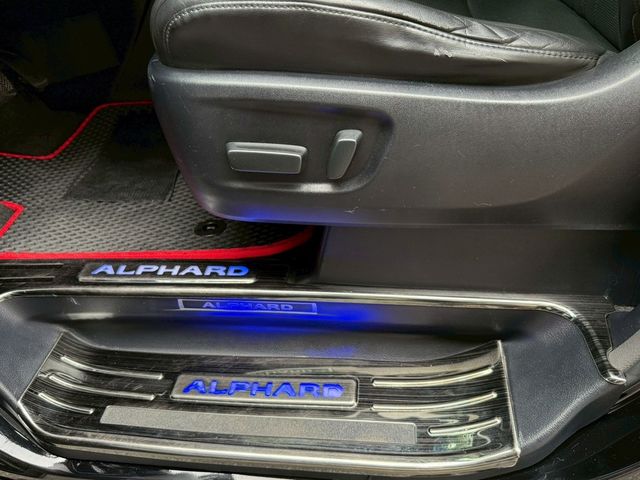 TOYOTA豐田 ALPHARD  第4張相片